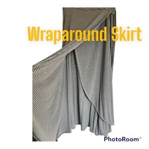 Gap Softspun Tulip Hem Wrap Midi Skirt in Gray and White Stripe